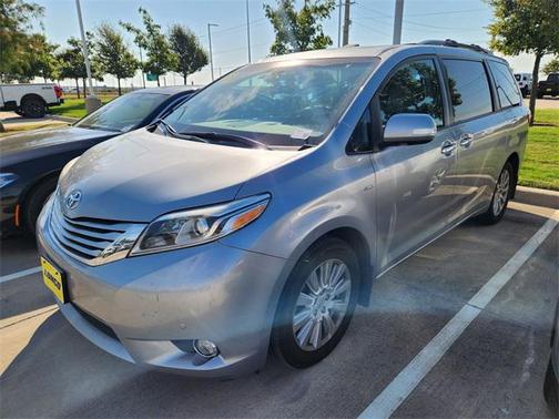 2017 Toyota Sienna XLE