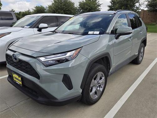 2022 Toyota RAV4 Hybrid XLE