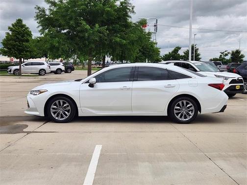 2022 Toyota Avalon XLE