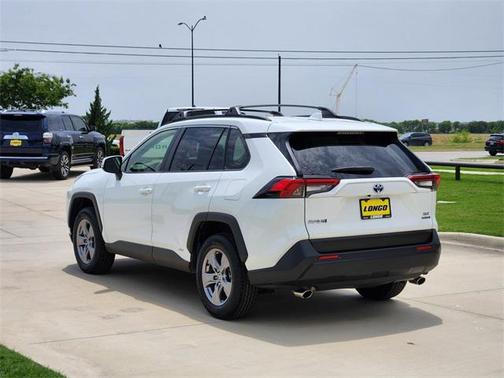 2022 Toyota RAV4 Hybrid XLE