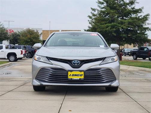 2019 Toyota Camry Hybrid XLE