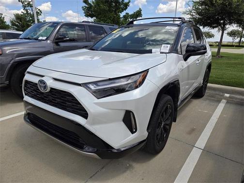 2023 Toyota RAV4 Hybrid SE