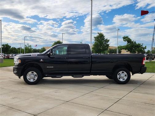 2022 RAM 3500 Tradesman Crew Cab 4x4 8' Box