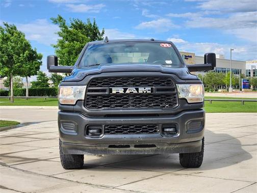 2022 RAM 3500 Tradesman Crew Cab 4x4 8' Box