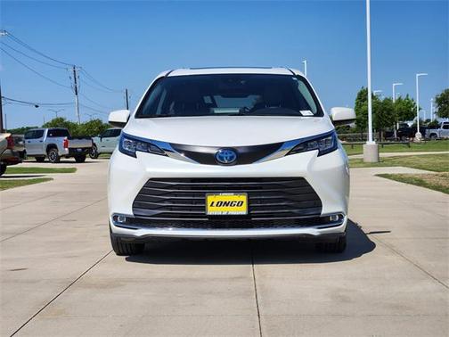 2021 Toyota Sienna XLE 8 Passenger