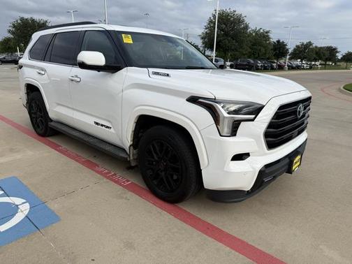 2023 Toyota Sequoia SR5
