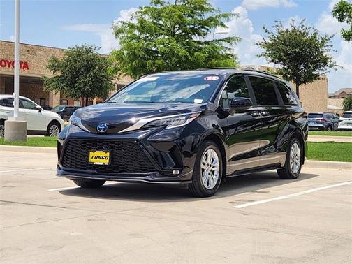 2022 Toyota Sienna XSE 7 Passenger