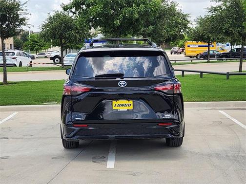 2022 Toyota Sienna XSE 7 Passenger