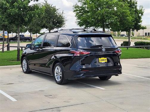 2022 Toyota Sienna XSE 7 Passenger