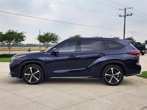 2022 Toyota Highlander XSE