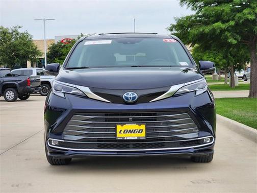 2023 Toyota Sienna Platinum 7 Passenger