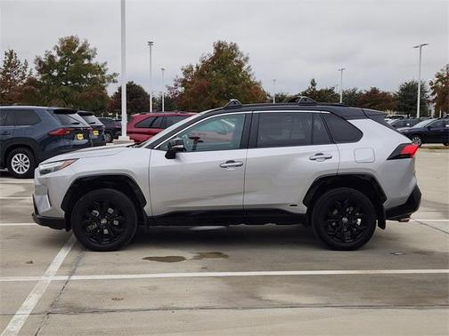 2024 Toyota RAV4 Hybrid SE