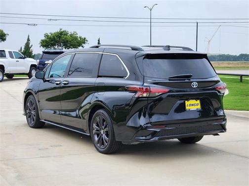 2023 Toyota Sienna XSE 7 Passenger