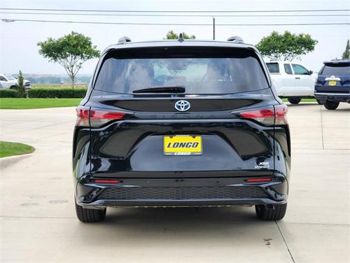 2023 Toyota Sienna XSE 7 Passenger
