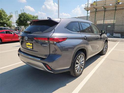 2022 Toyota Highlander Hybrid Platinum