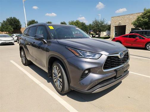 2022 Toyota Highlander Hybrid Platinum