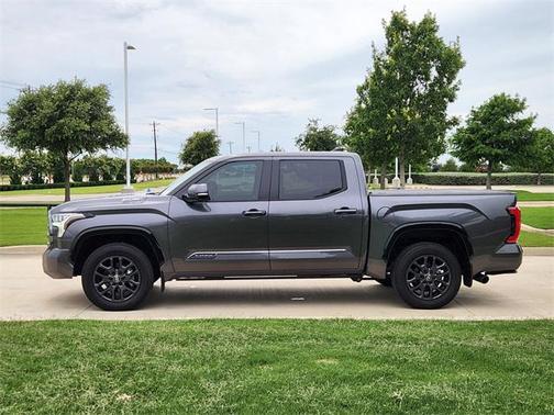 2025 Toyota Tundra Hybrid Platinum