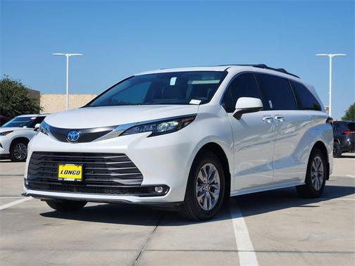 2025 Toyota Sienna XLE