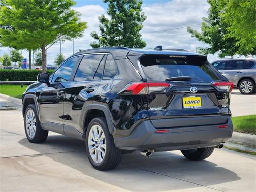 2022 Toyota RAV4 XLE Premium