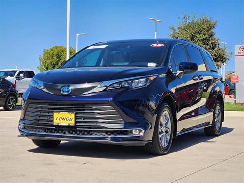 2024 Toyota Sienna XLE