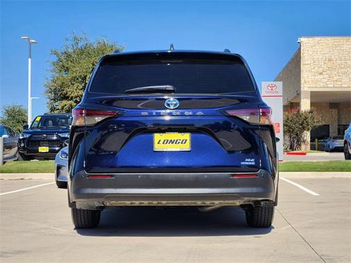 2024 Toyota Sienna XLE
