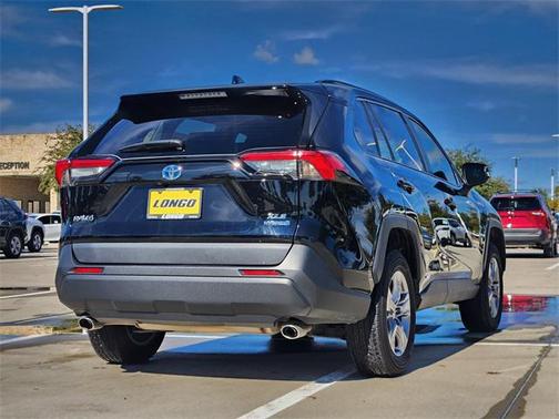 2024 Toyota RAV4 Hybrid XLE