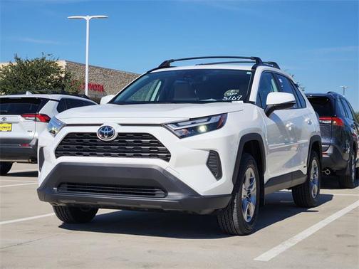 2025 Toyota RAV4 Hybrid XLE