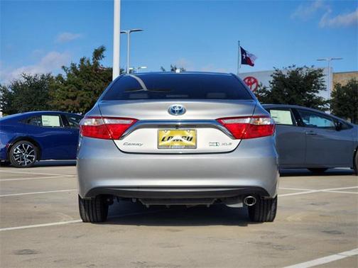 2017 Toyota Camry Hybrid XLE