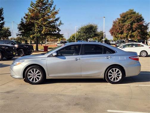 2017 Toyota Camry Hybrid XLE