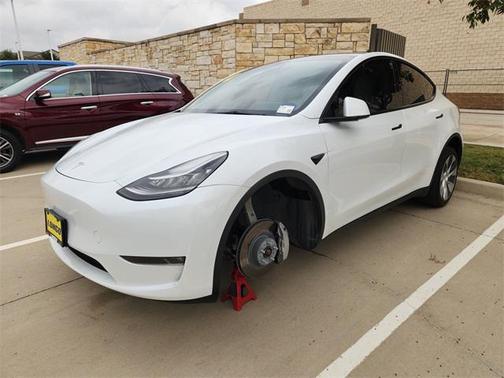 2023 Tesla Model Y Long Range Dual Motor All-Wheel Drive