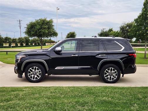 2025 Toyota Sequoia Base