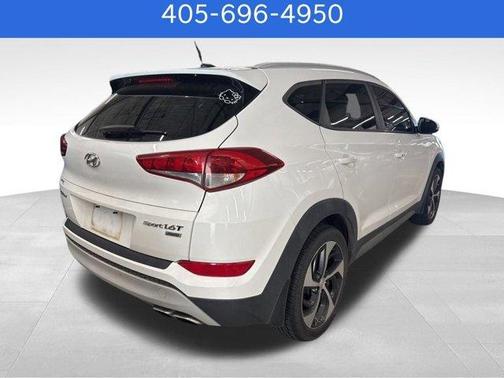 Winter White 2017 Hyundai TUCSON Sport