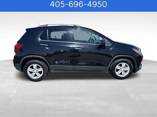 Mosaic Black Metallic 2020 Chevrolet Trax LT