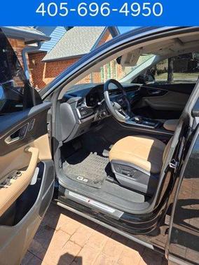 Mythos Black Metallic 2022 Audi Q8 55 Prestige