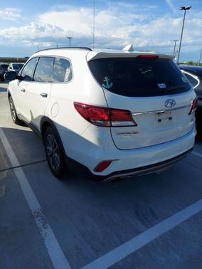 2017 Hyundai SANTA FE SE