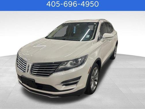 White Platinum 2017 Lincoln MKC Select