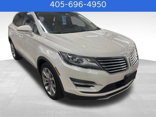 White Platinum 2017 Lincoln MKC Select