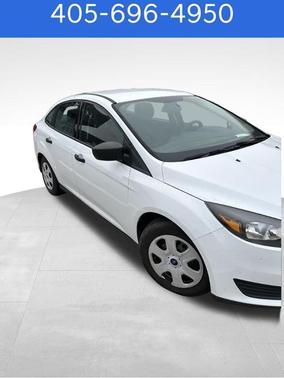 Oxford White 2017 Ford Focus S