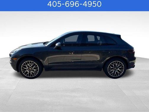 Volcano Grey Metallic 2018 Porsche Macan Base