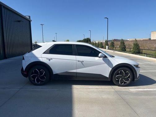 2023 Hyundai IONIQ 5 SE