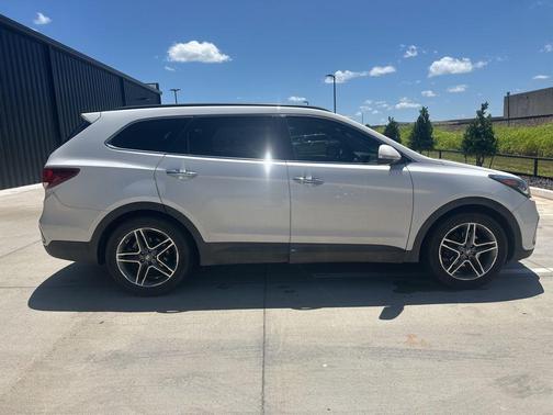 2017 Hyundai SANTA FE SE Ultimate