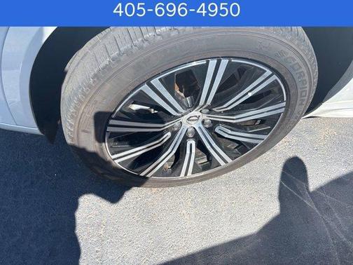 2022 Volvo XC90 T6 Inscription 7 Passenger