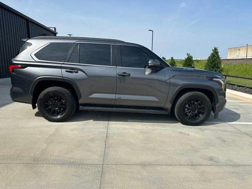 2024 Toyota Sequoia SR5