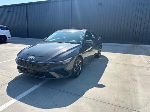2025 Hyundai ELANTRA HEV Limited