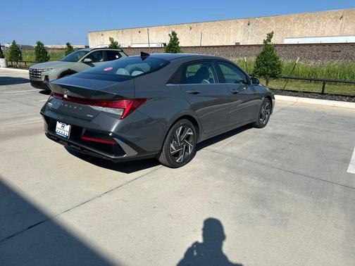 2025 Hyundai ELANTRA HEV Limited