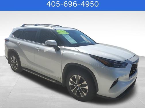 Wind Chill Pearl 2023 Toyota Highlander XLE