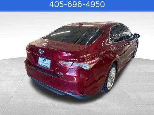 2020 Toyota Camry Hybrid XLE