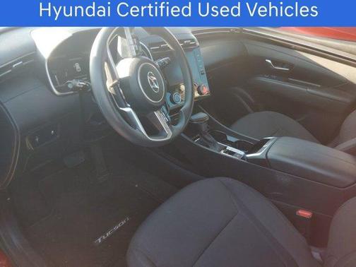 2022 Hyundai TUCSON SE