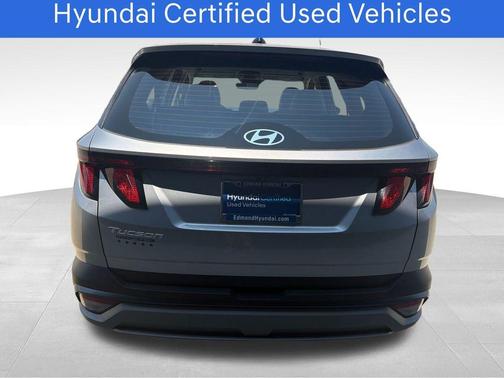 Shimmering Silver 2025 Hyundai TUCSON SE