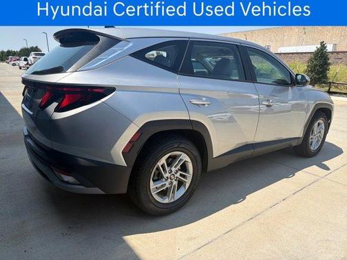 Shimmering Silver 2025 Hyundai TUCSON SE
